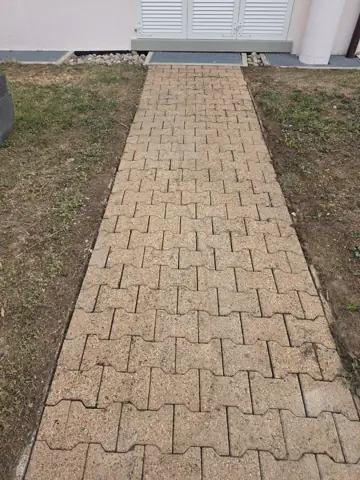 Allée pavée — Après