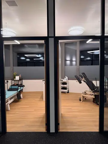 Salle d’attente et espace de soins — Espace de soins